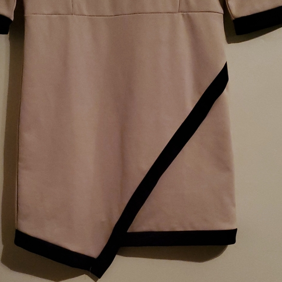 Nwot figure flattering dress - Picture 2 of 4